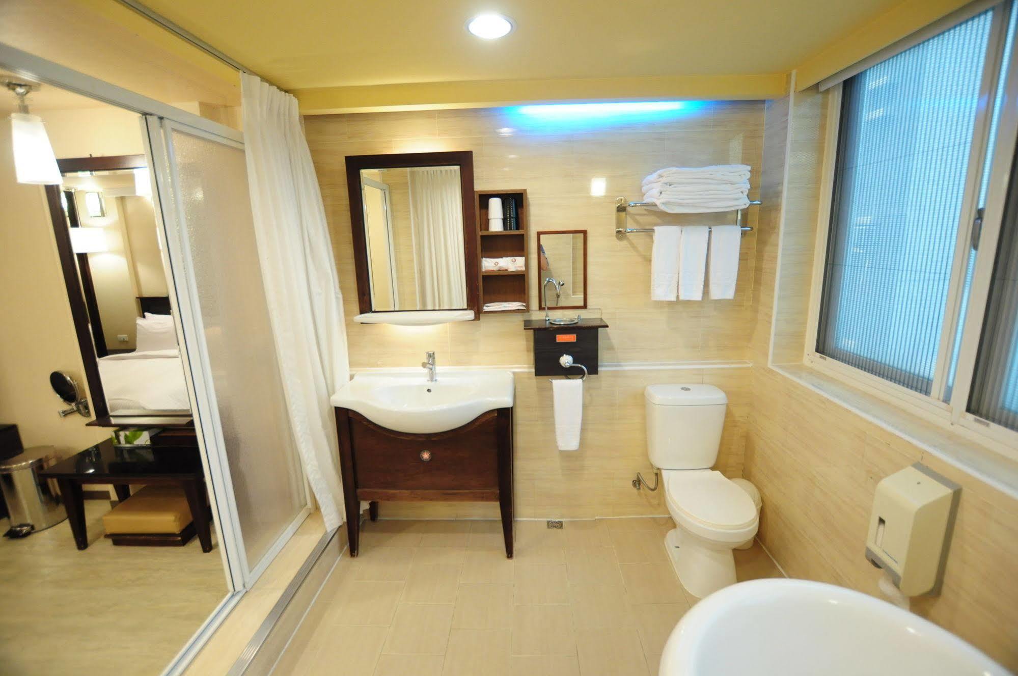 Hotel Kindness Xin Jue Jiang Kaohsiung Zewnętrze zdjęcie